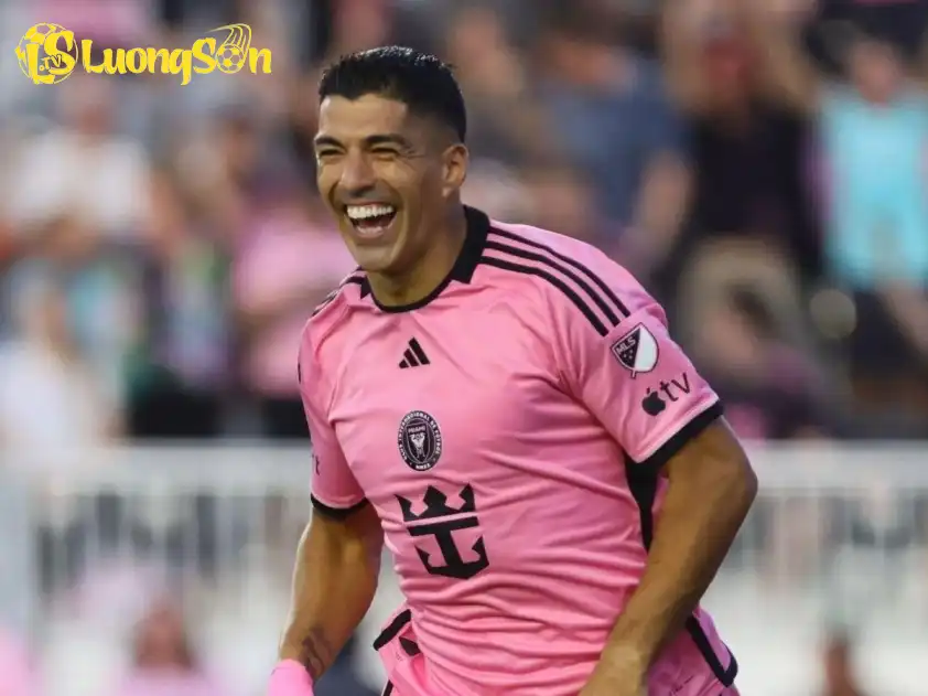 Suarez vừa lập cú đúp quan trọng trên chấm phạt đền để giúp Inter Miami ghi tên mình vào bán kết Leagues Cup 2025 (Ảnh: Reddit) Suarez vừa lập cú đúp quan trọng trên chấm phạt đền để giúp Inter Miami ghi tên mình vào bán kết Leagues Cup 2025