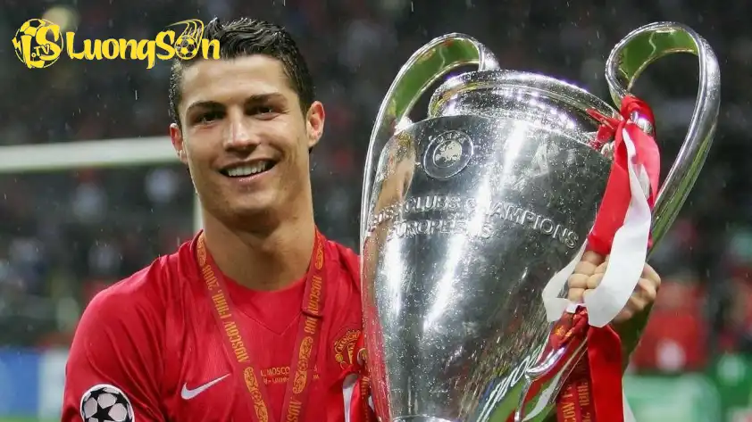 Nếu điều này xảy ra Ronaldo sẽ trở lại nơi làm nên tên tuổi của anh lần thứ 3 (Ảnh: The Sun) Nếu điều này xảy ra Ronaldo sẽ trở lại nơi làm nên tên tuổi của anh lần thứ 3