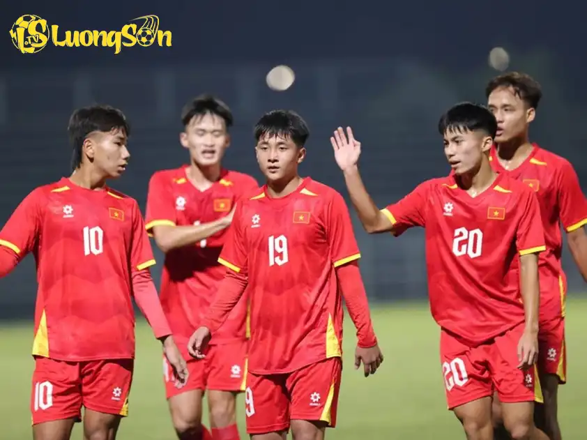 U17 Việt Nam đang thể hiện một sức mạnh đáng sợ tại bảng C