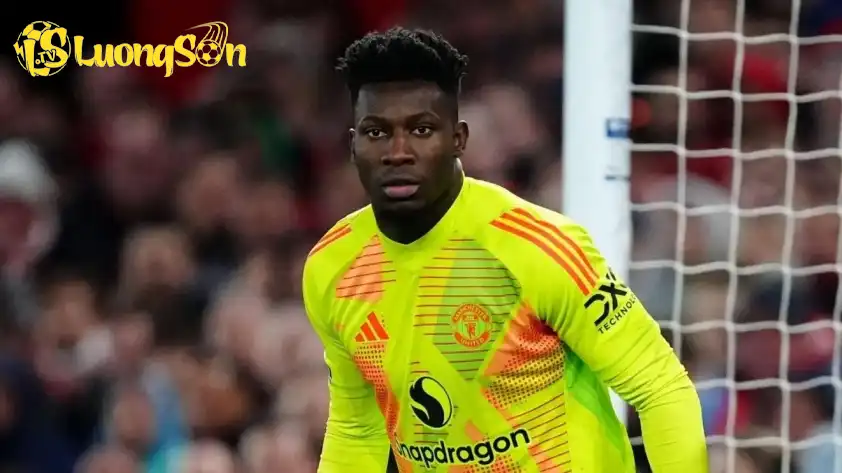 Trong quá khứ, Onana đã từng xin vắng mặt trận đầu tiên tại AFCON để có thể thi đấu cho Man United trong trận gặp Tôttenham.